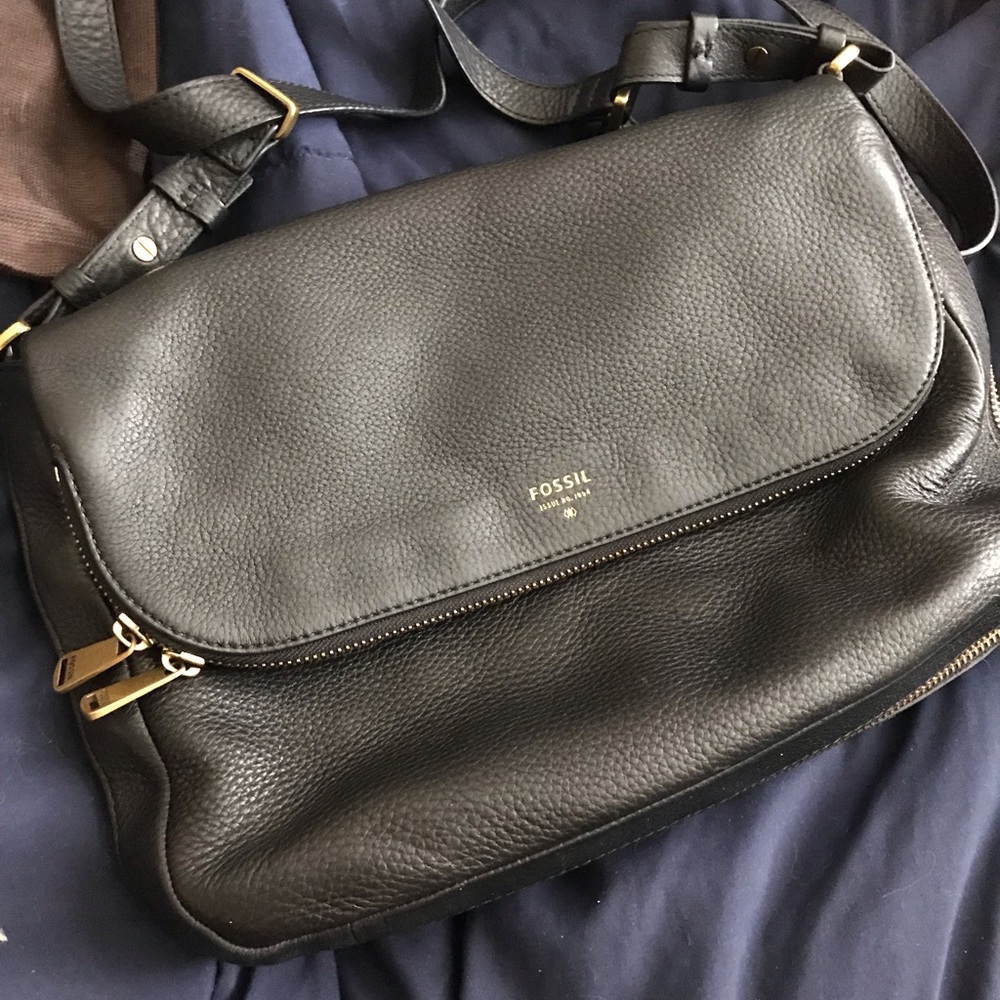 Leather purse black